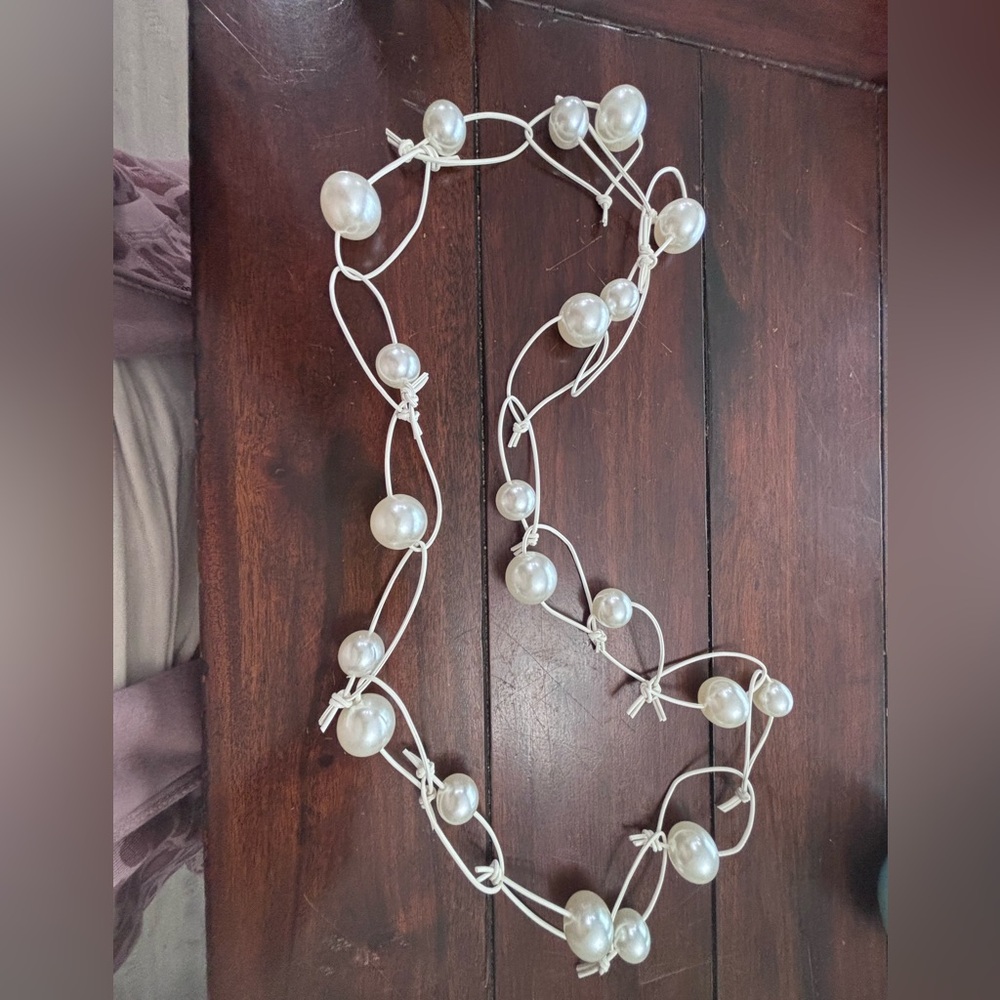 Jianhui London oversize white pearl leatherette long necklace can be doubled NEW